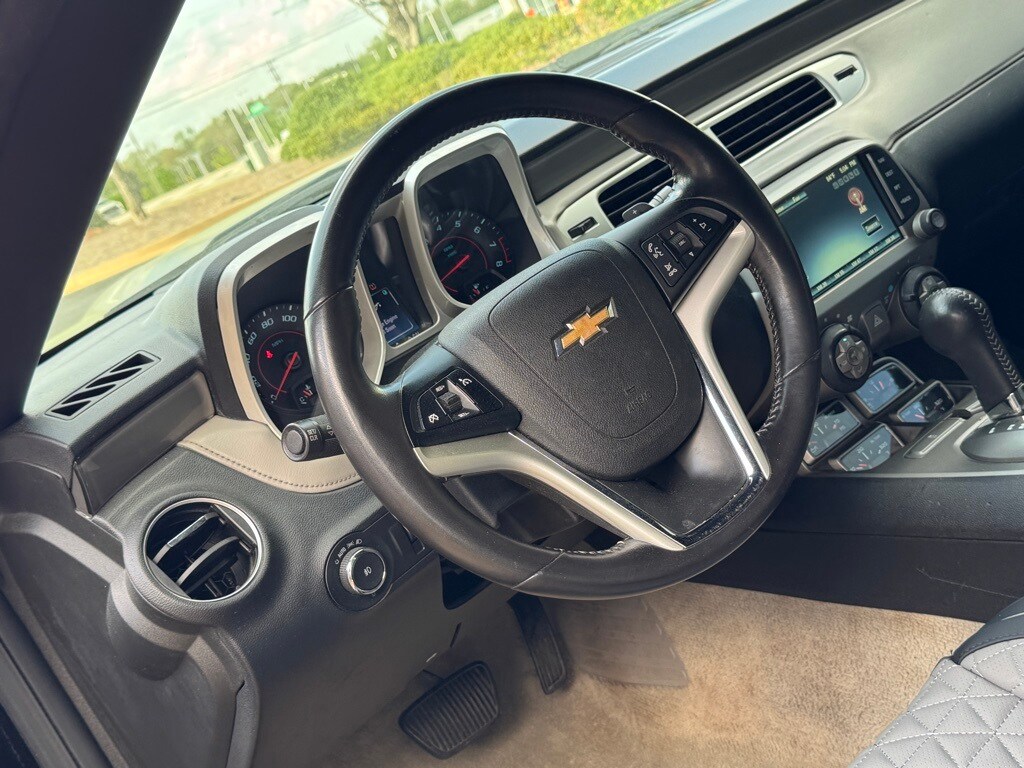 2015 Chevrolet Camaro 2LT photo 4
