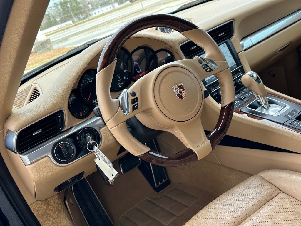 2012 Porsche 911 Cabriolet photo 4