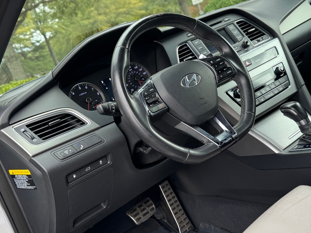 2015 Hyundai Sonata Sport 2.0T photo 4