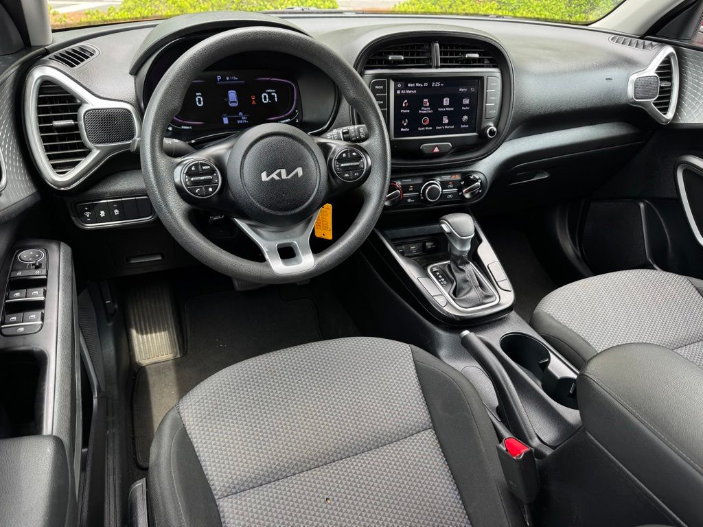 2024 Kia Soul LX - Photo 16