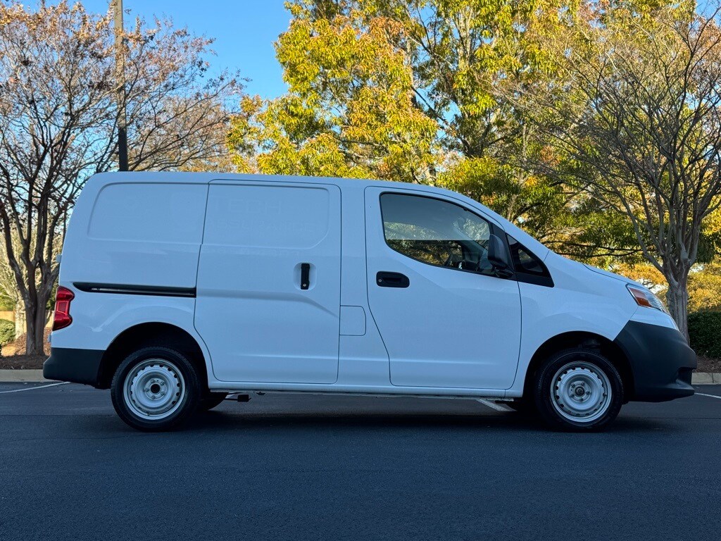 2016 Nissan NV200 S photo 2
