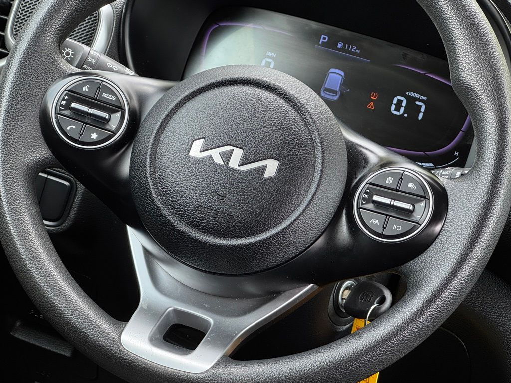 2024 Kia Soul LX - Photo 32