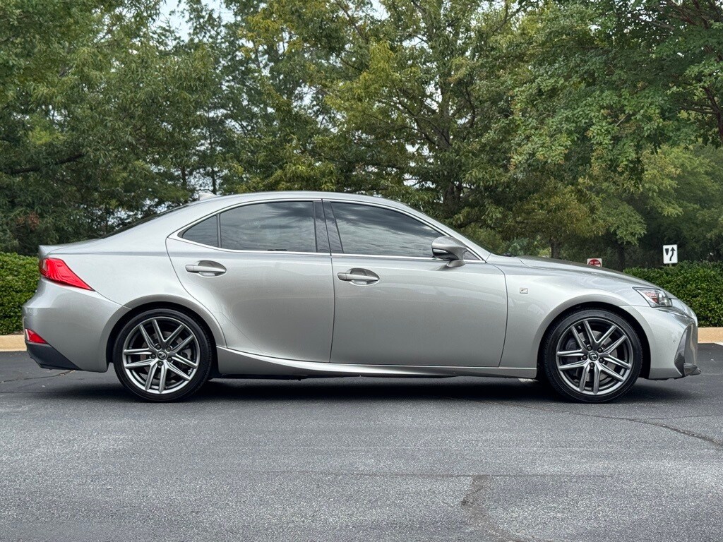 2020 Lexus IS 350 F SPORT photo 2