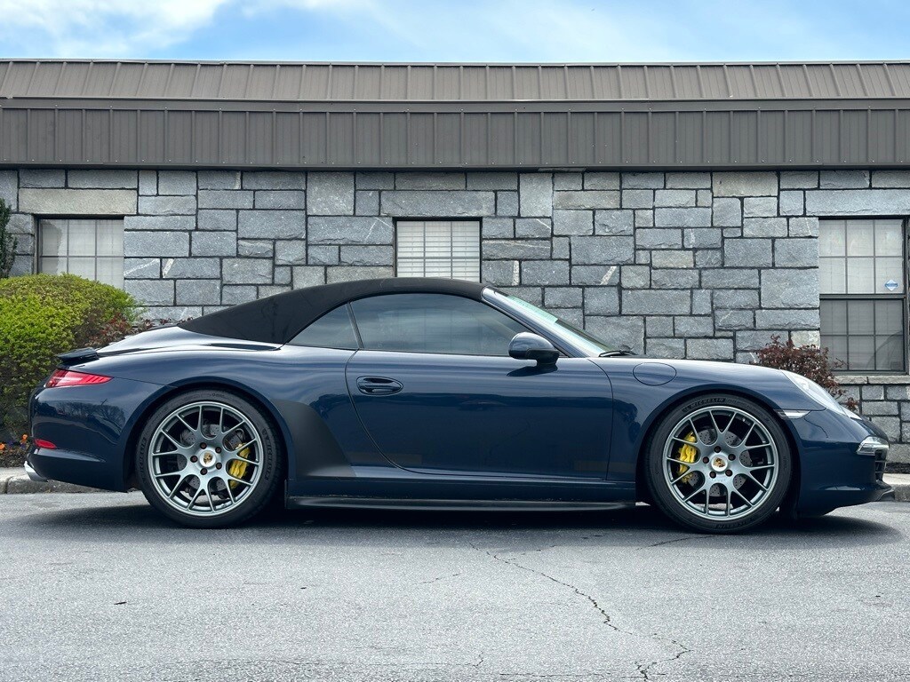 2012 Porsche 911 Cabriolet photo 2