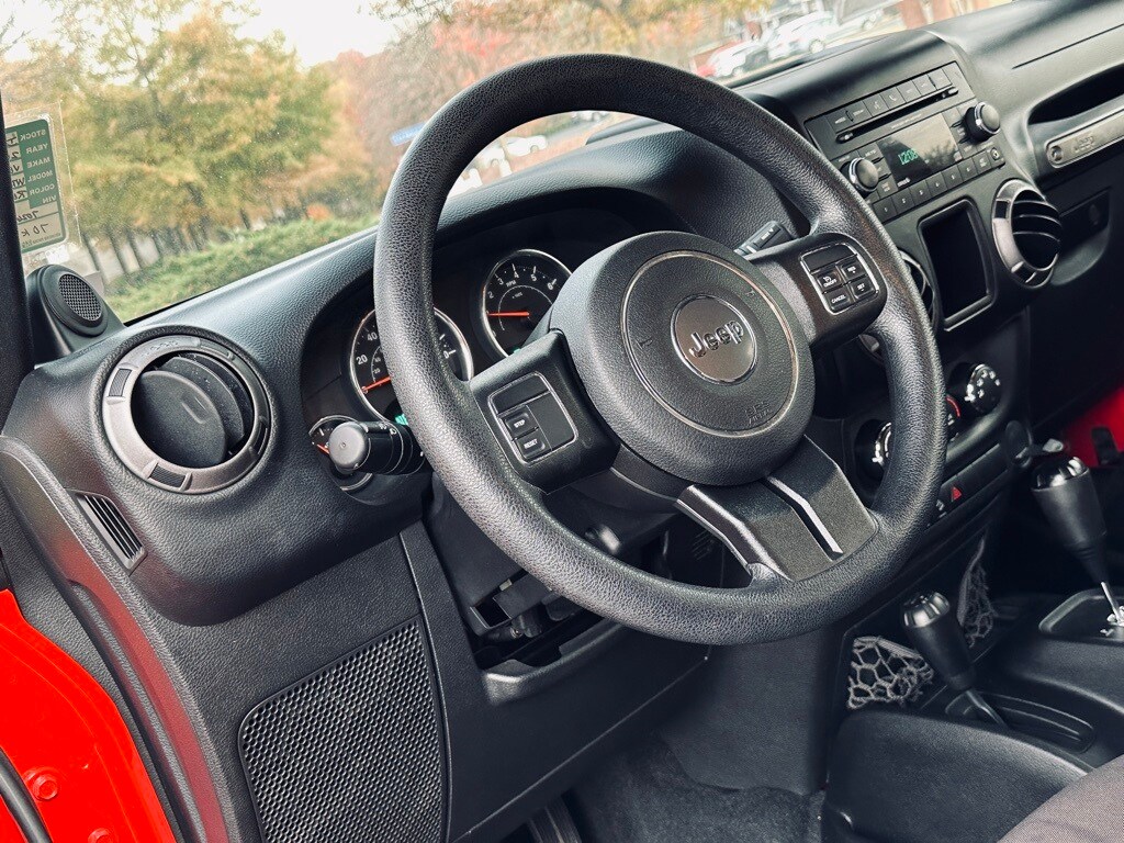 2013 Jeep Wrangler Unlimited Sport photo 4