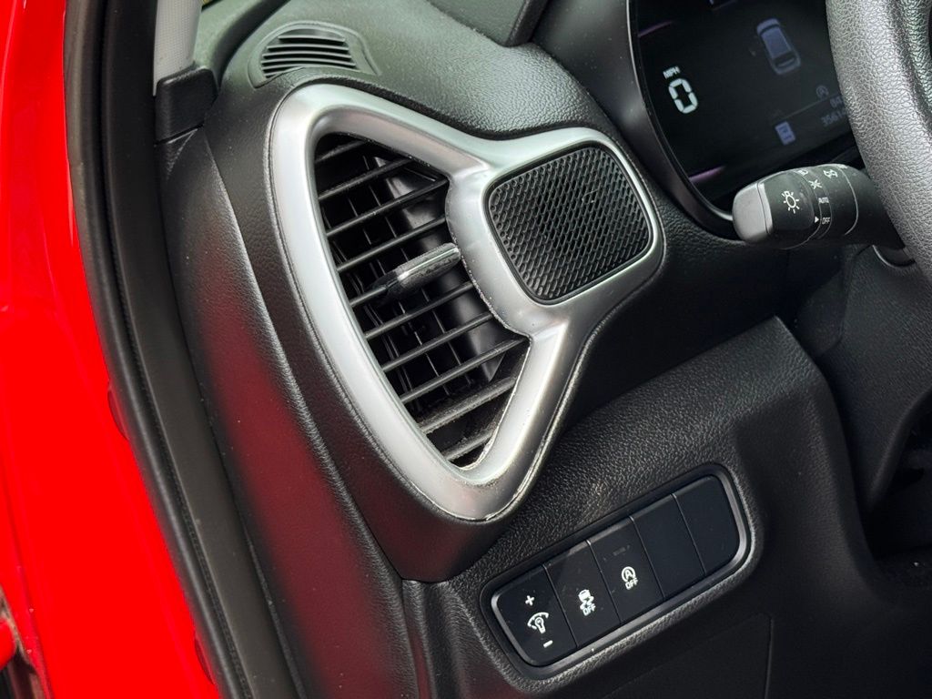 2024 Kia Soul LX - Photo 25