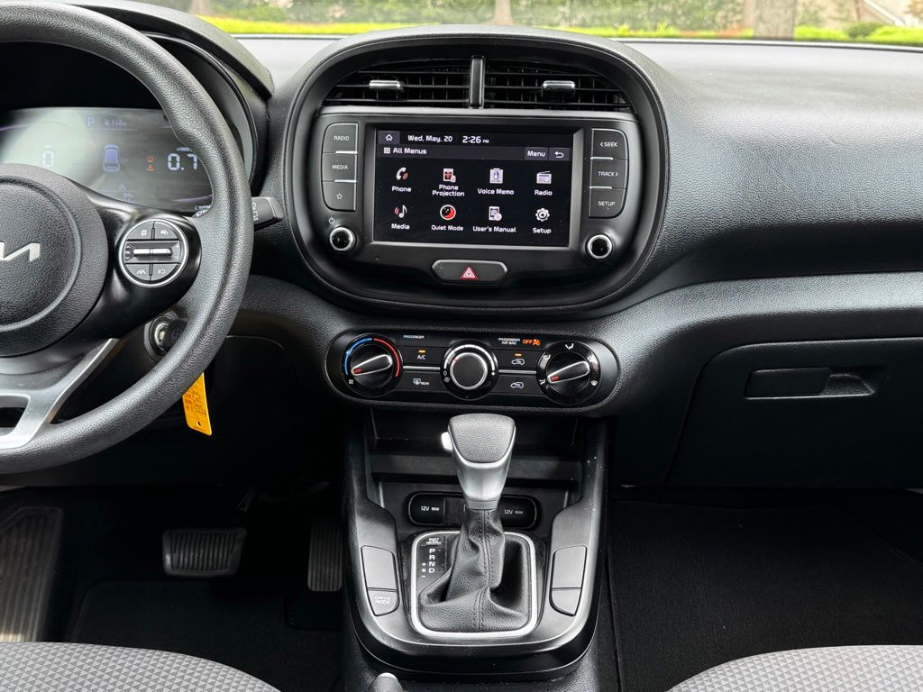 2024 Kia Soul LX - Photo 13