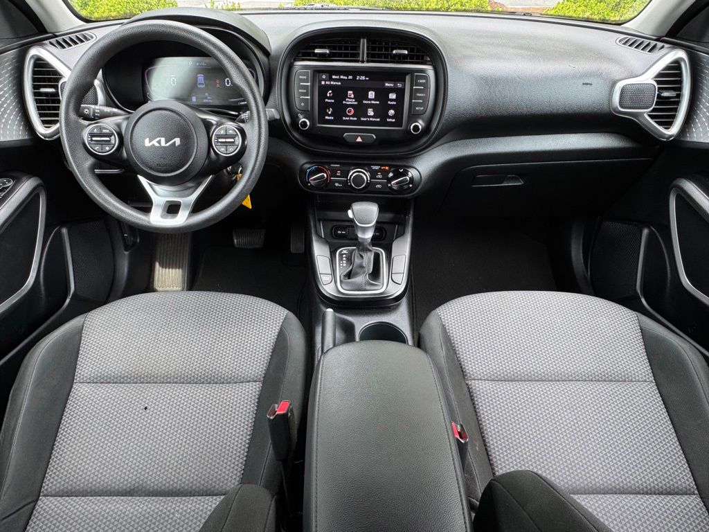 2024 Kia Soul LX - Photo 12