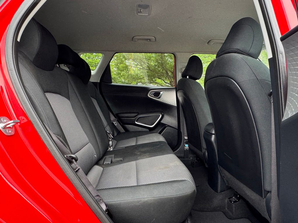 2024 Kia Soul LX - Photo 19