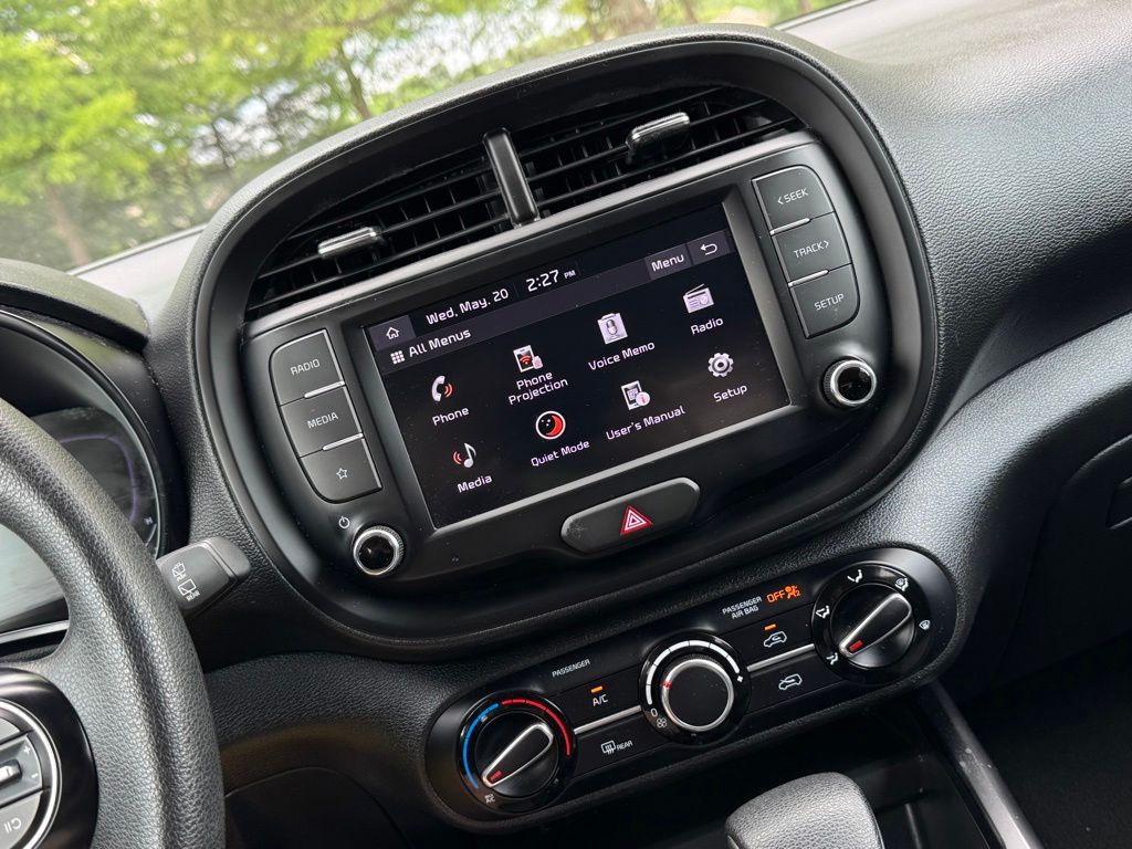 2024 Kia Soul LX - Photo 26