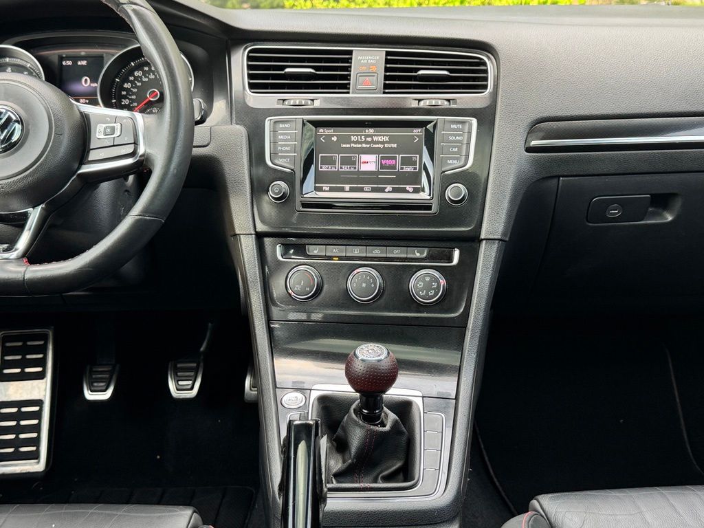 2015 Volkswagen Golf GTI SE - Photo 12