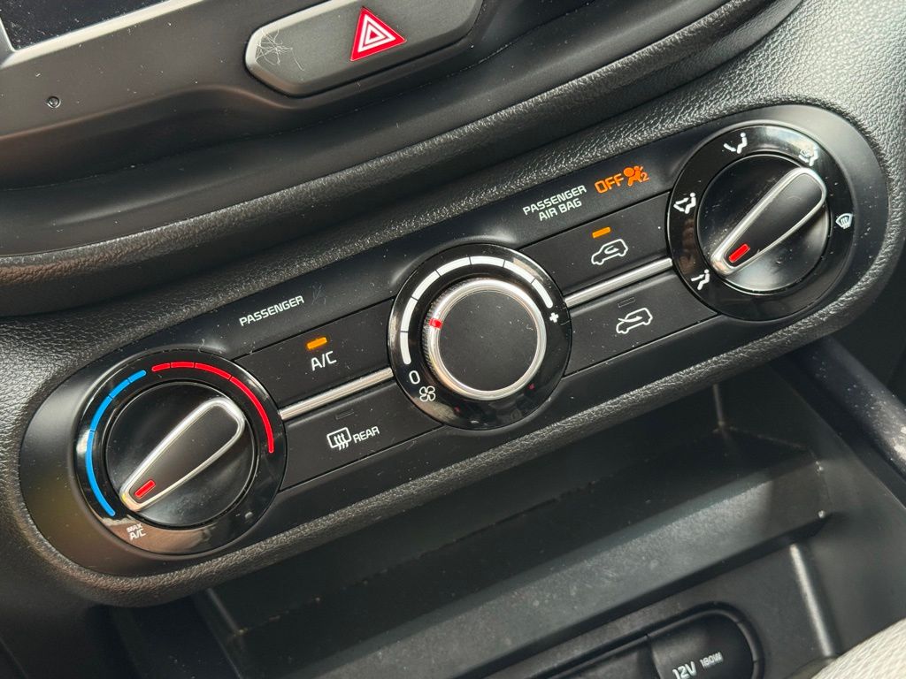 2024 Kia Soul LX - Photo 29