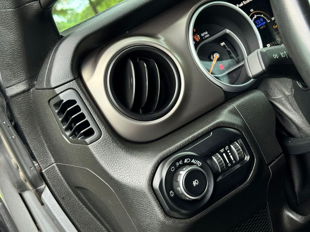 2018 Jeep All-New Wrangler Unlimited Sport S - Photo 32