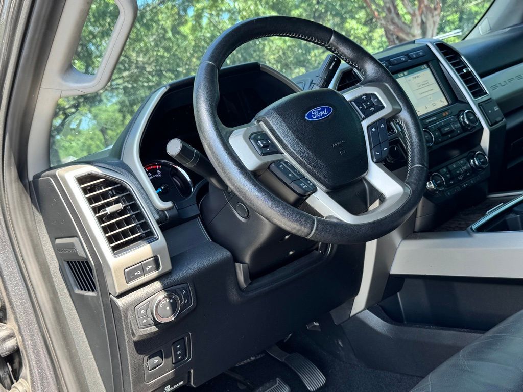 Used 2019 Ford F-250SD Lariat Truck Crew Cab