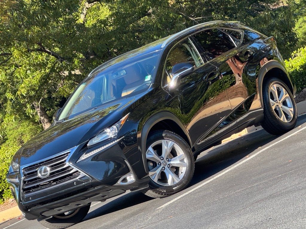 2017 Lexus NX 200t's photo