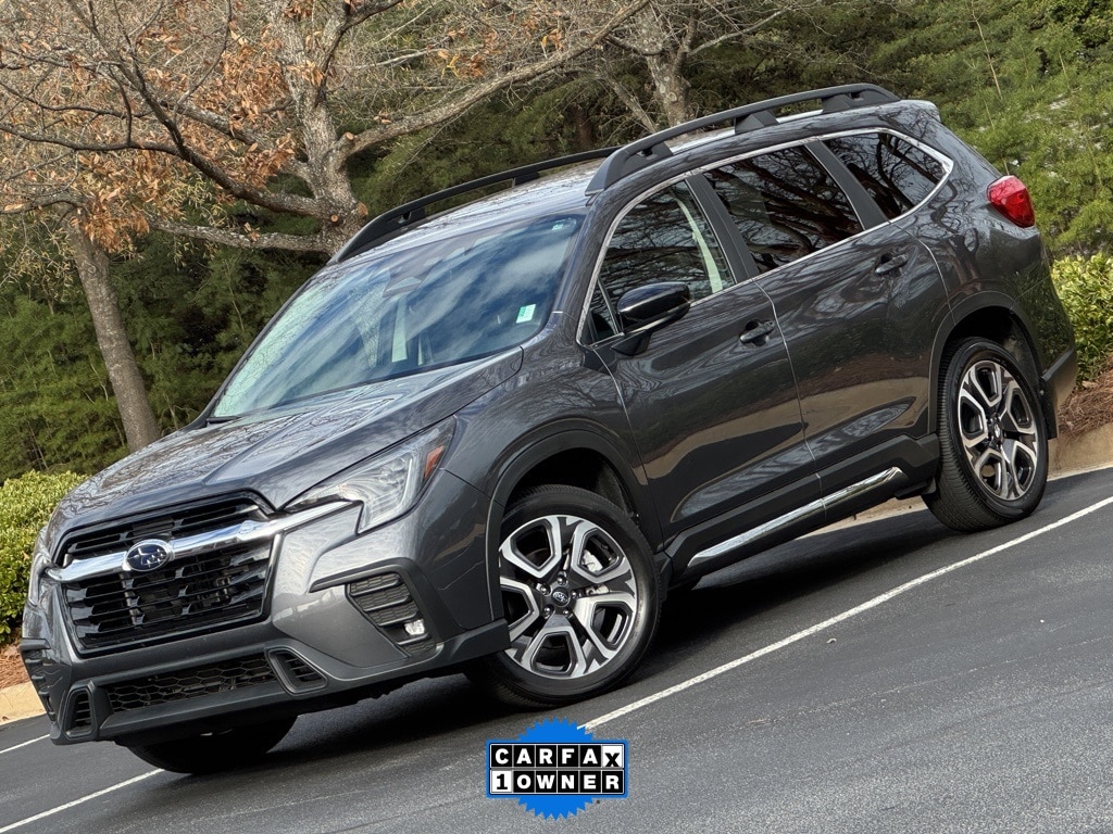 2024 Subaru Ascent Limited's photo