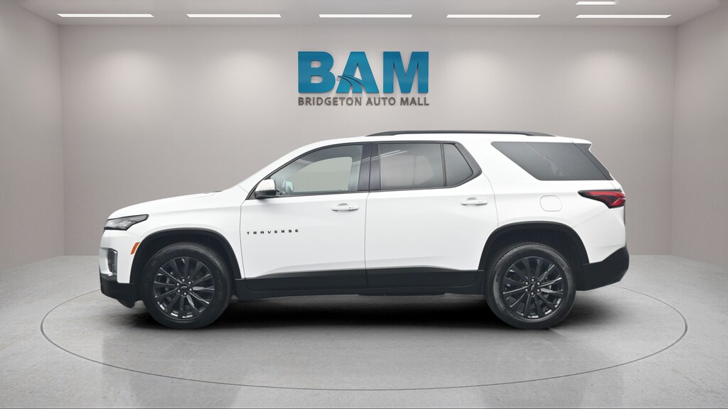 Used 2023 Chevrolet Traverse RS SUV