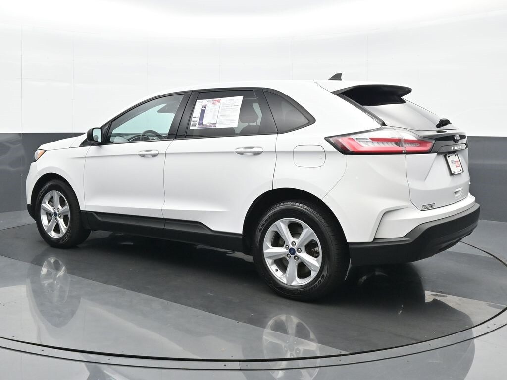 2021 Ford Edge SE photo 3