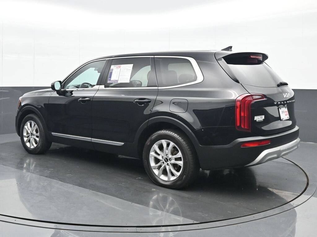 2022 Kia Telluride LX photo 3