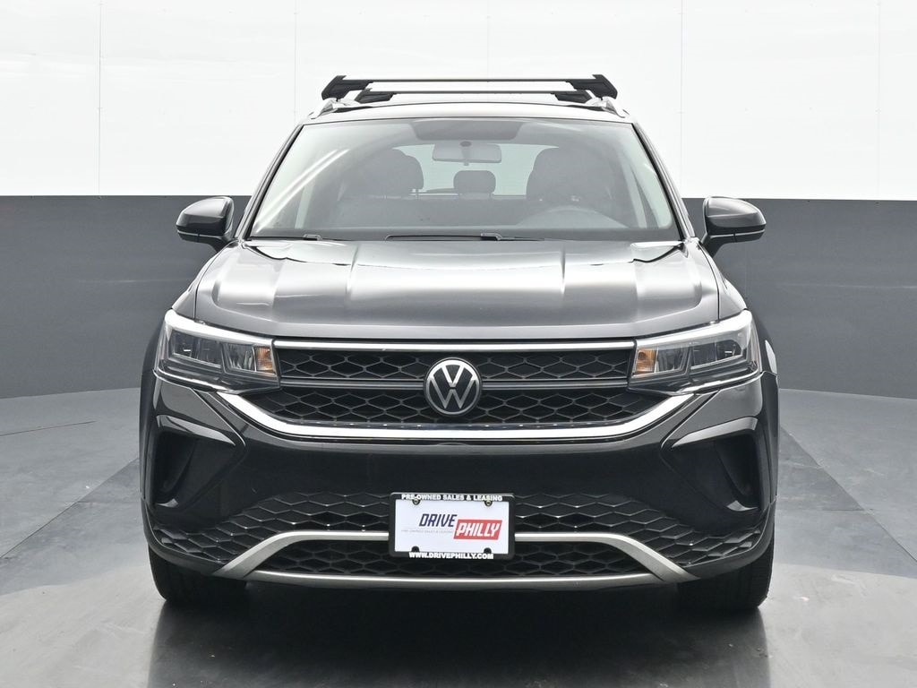 2022 Volkswagen Taos SE's photo
