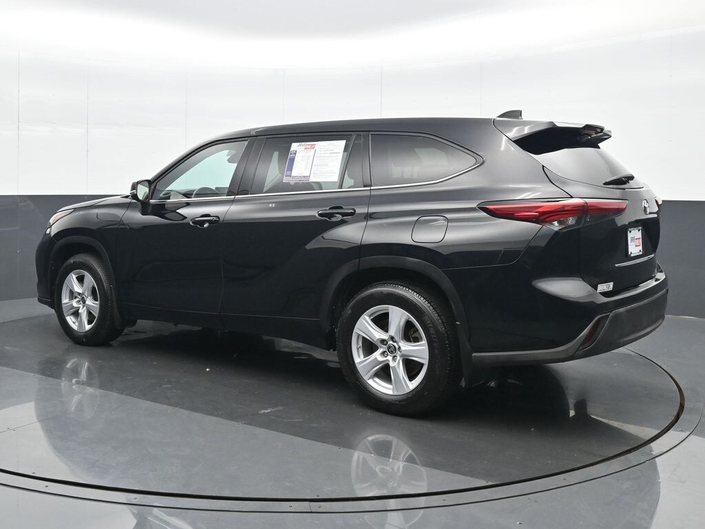 2022 Toyota Highlander L photo 3