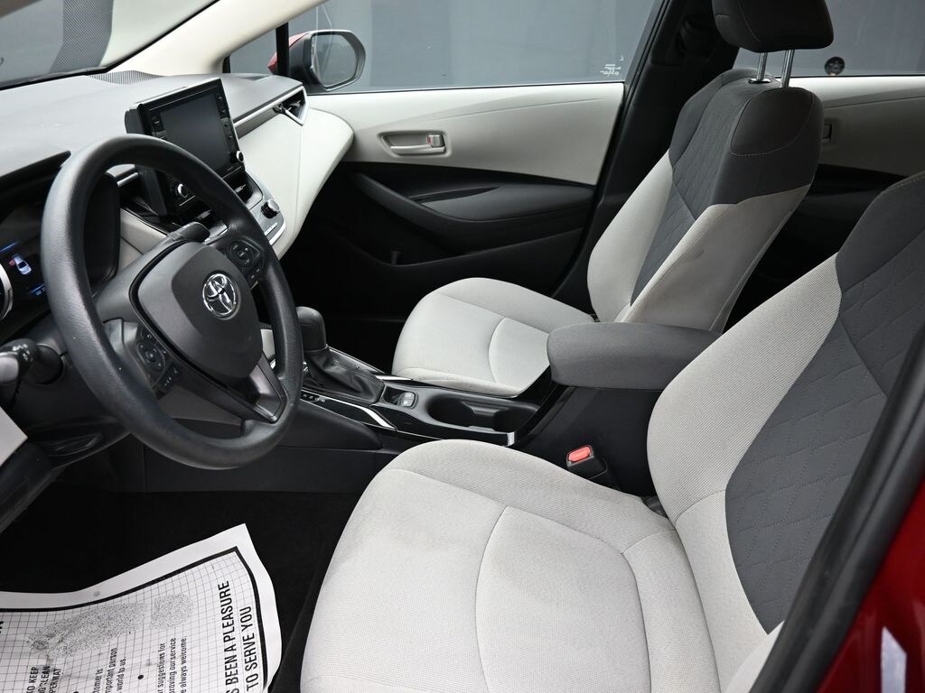 2022 Toyota Corolla LE photo 3