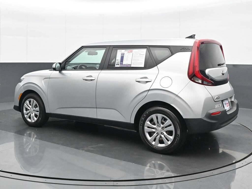 2021 Kia Soul LX photo 2