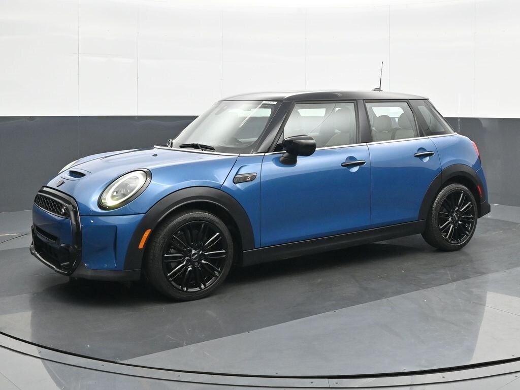2022 Mini Cooper Hardtop S photo 2