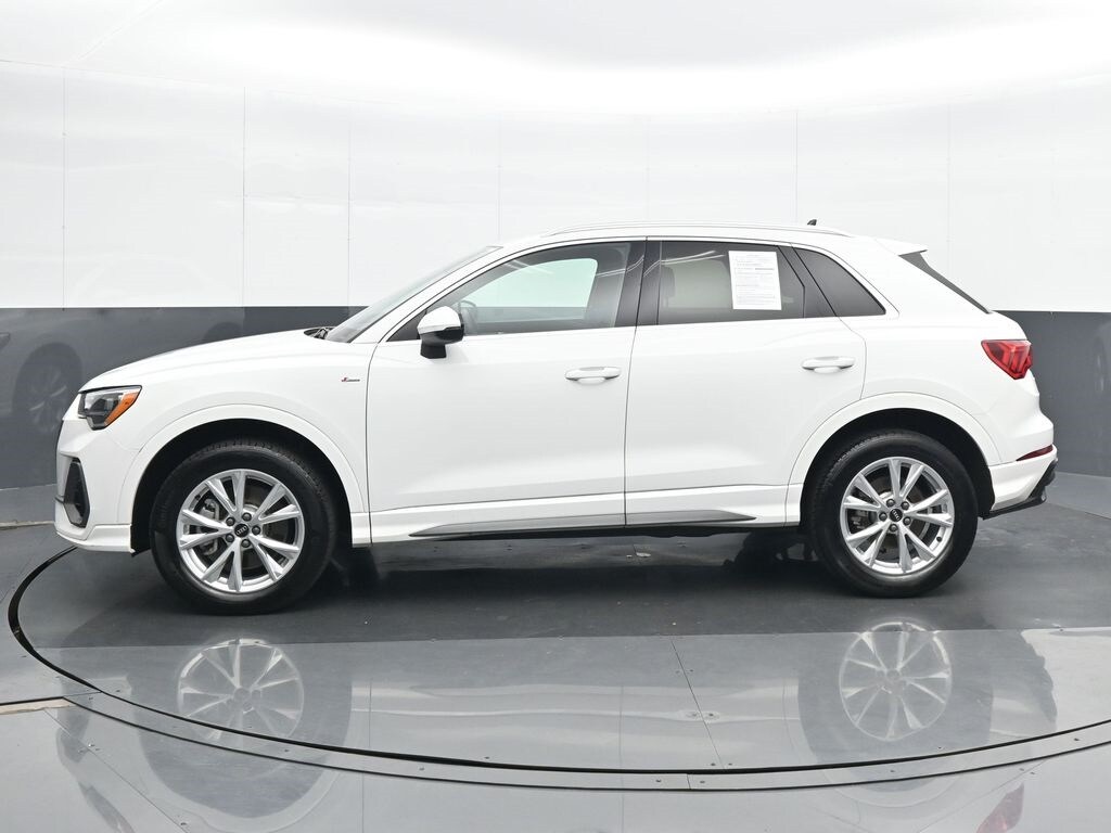 2022 Audi Q3 S line Premium photo 3