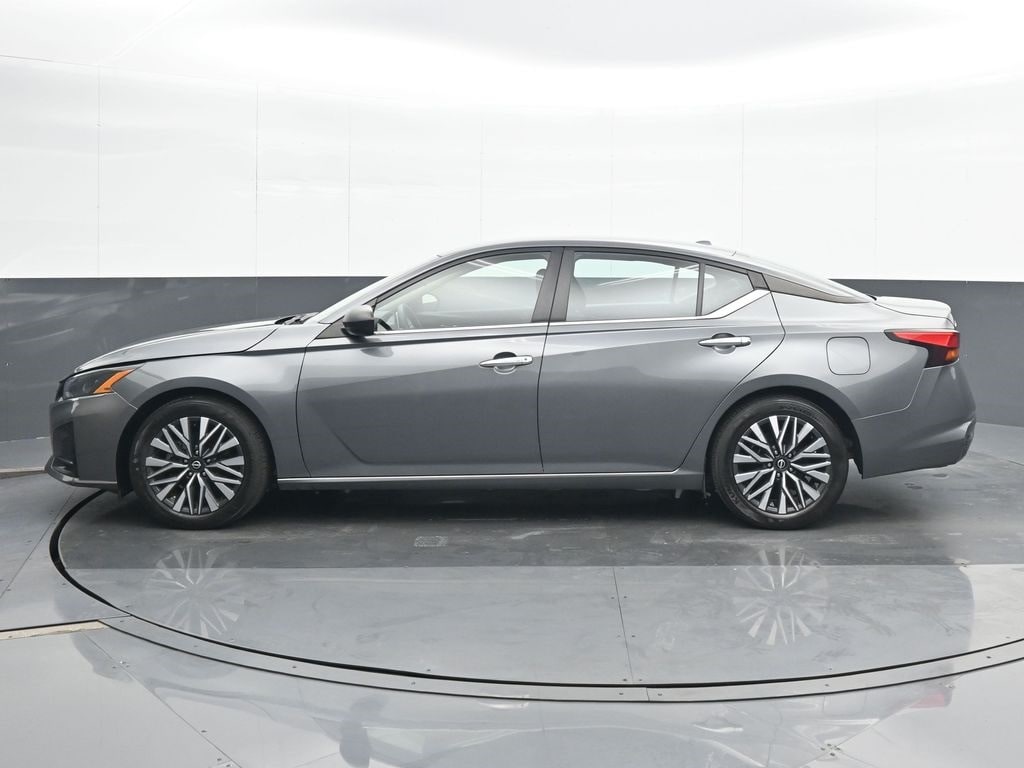 Used 2024 Nissan Altima 2.5 SV Sedan