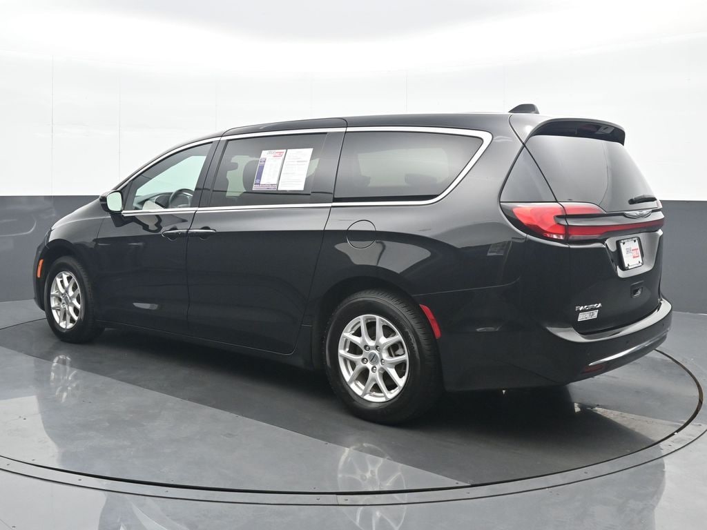 Used 2025 Chrysler Pacifica Select Van Passenger Van