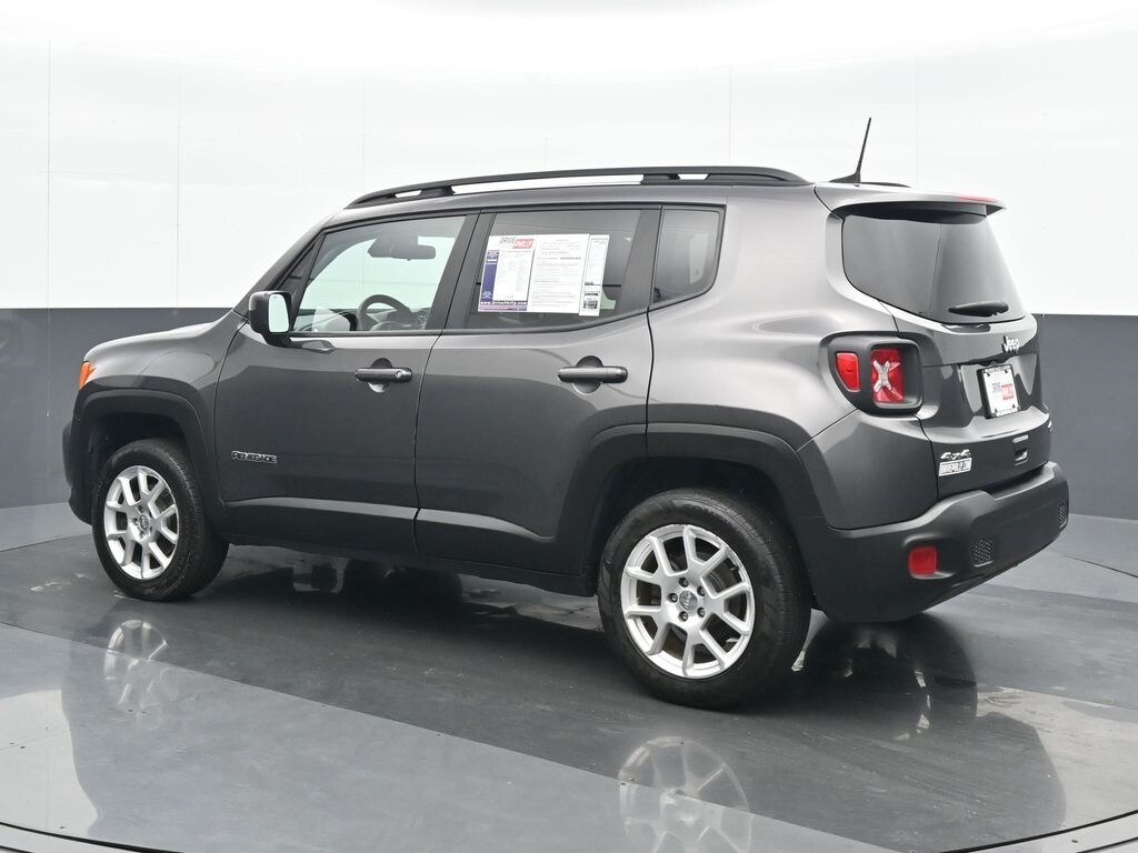 2021 Jeep Renegade Latitude photo 3