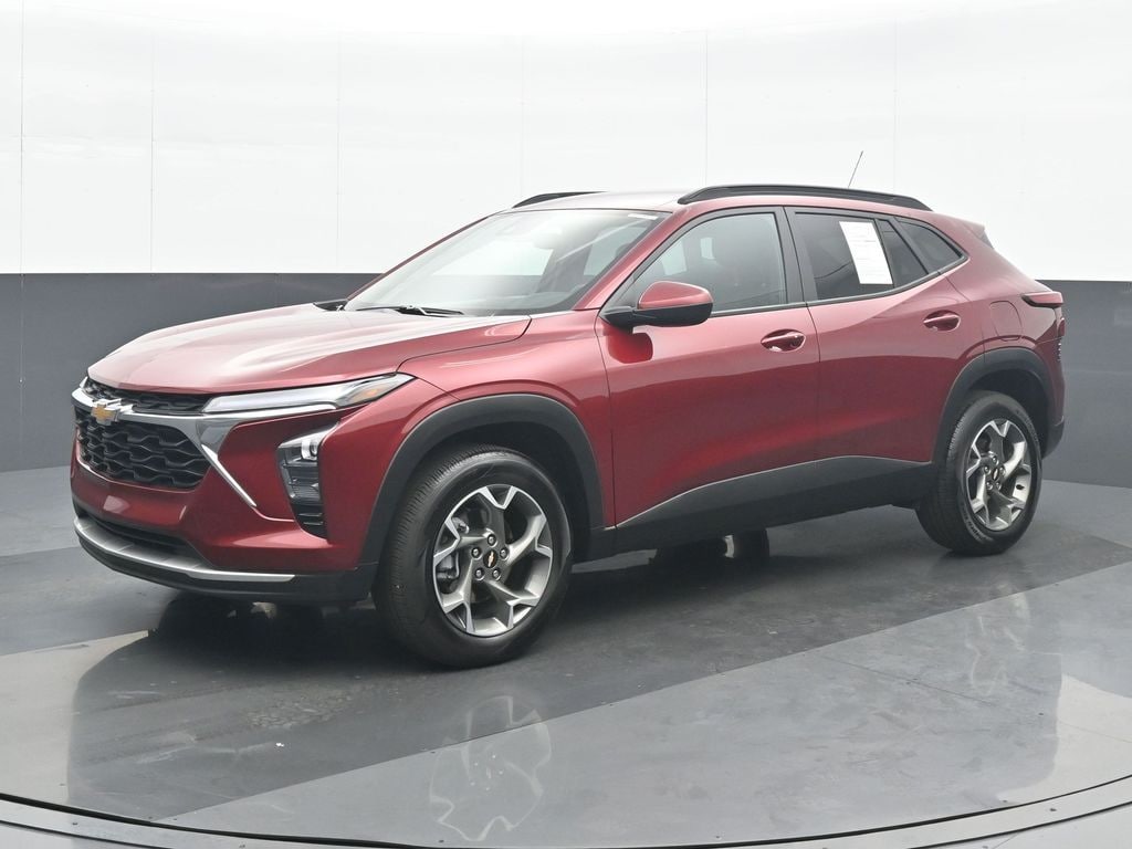 Used 2025 Chevrolet Trax LT SUV