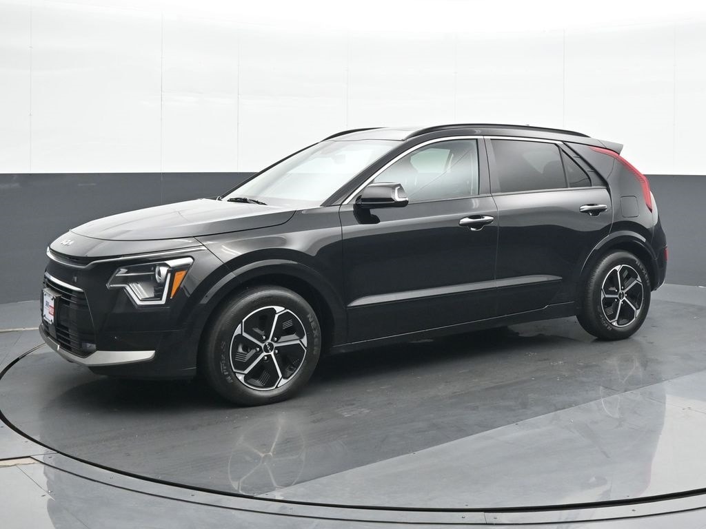 Used 2023 Kia Niro SX SUV