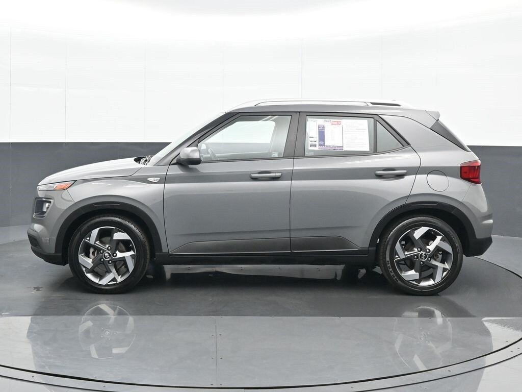2021 Hyundai Venue SEL Denim photo 2