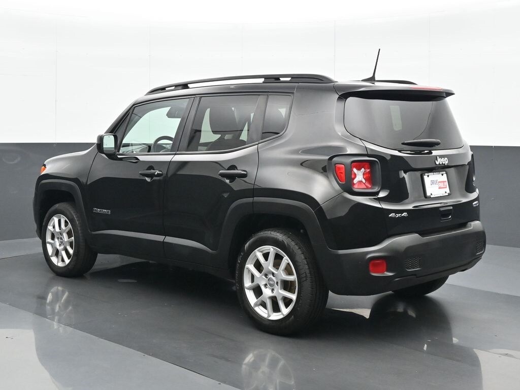 2021 Jeep Renegade Latitude photo 3
