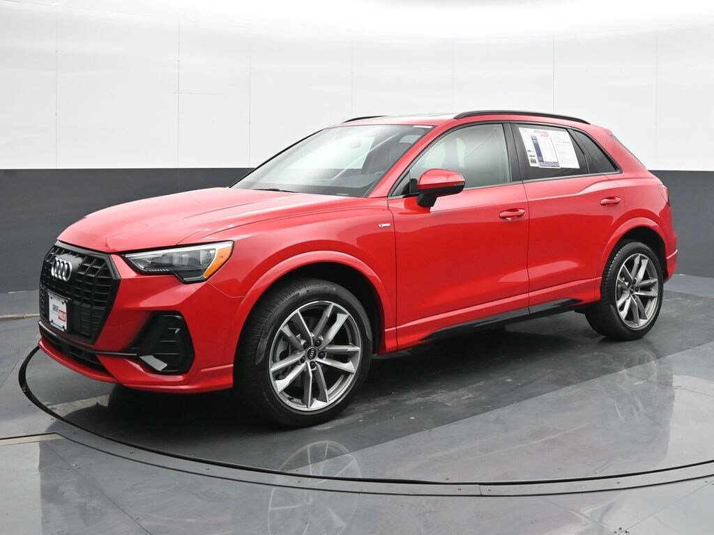 2022 Audi Q3 S line Premium photo 2