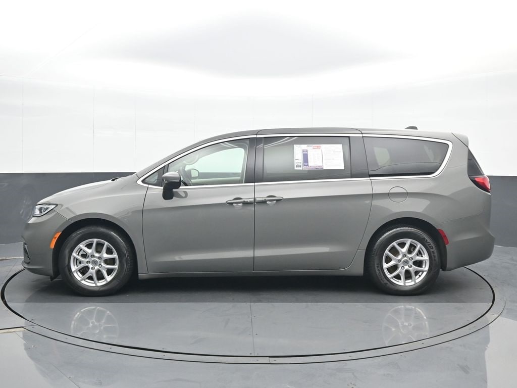 Used 2023 Chrysler Pacifica Touring L Van Passenger Van