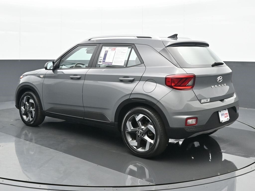 2021 Hyundai Venue SEL Denim photo 3