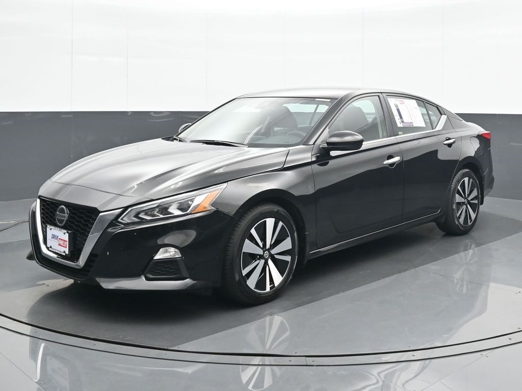 Used 2022 Nissan Altima 2.5 SV Sedan