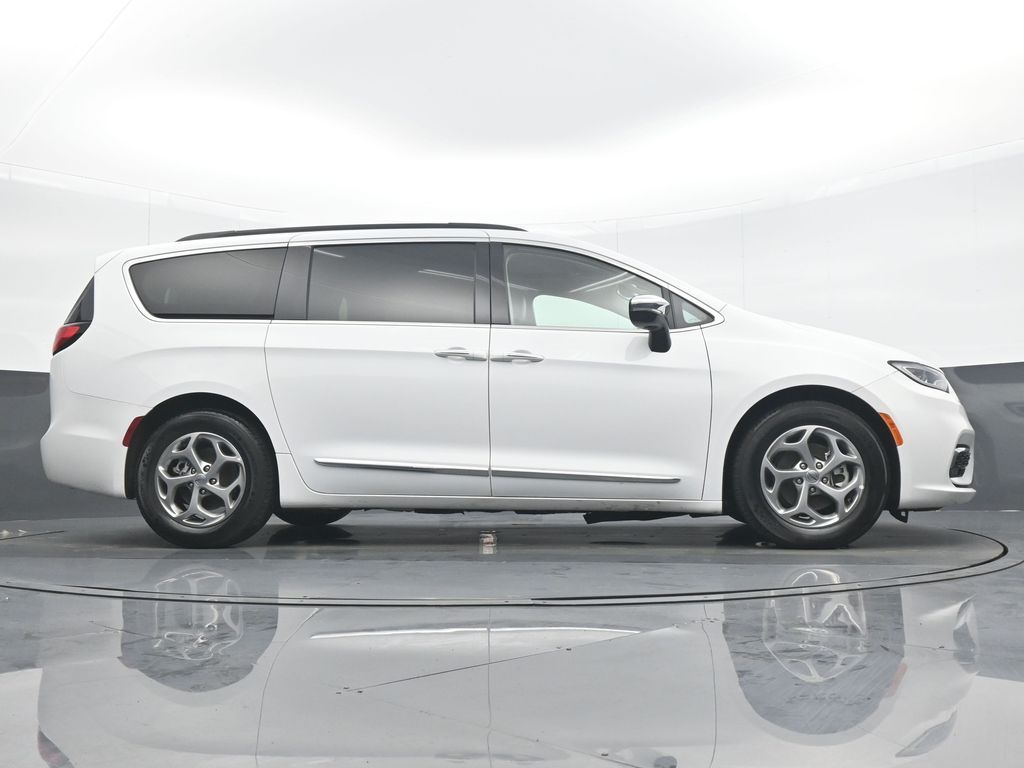 2023 Chrysler Pacifica Limited - Photo 31