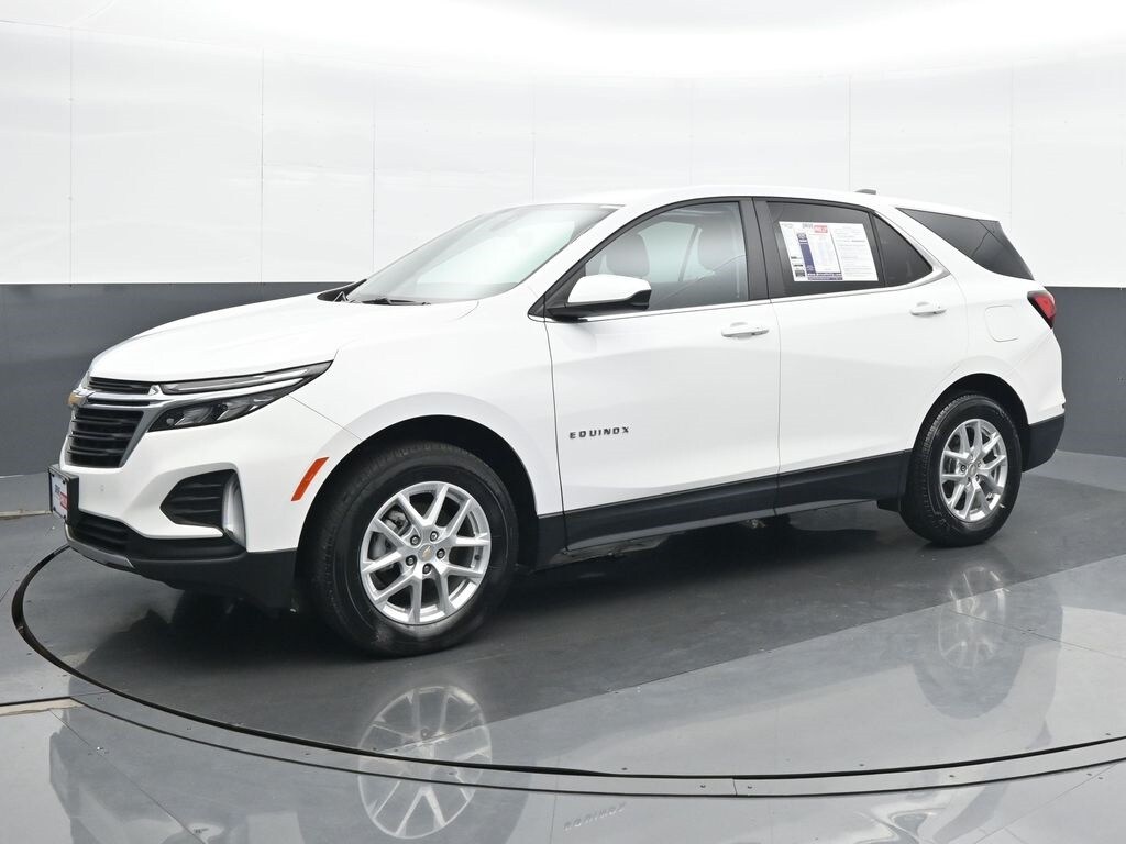 2022 Chevrolet Equinox LT photo 2