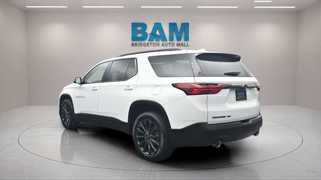 Used 2023 Chevrolet Traverse RS SUV