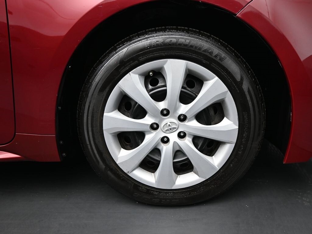 2022 Toyota Corolla LE photo 2