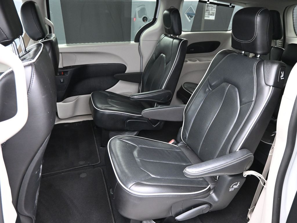 2023 Chrysler Pacifica Limited - Photo 13