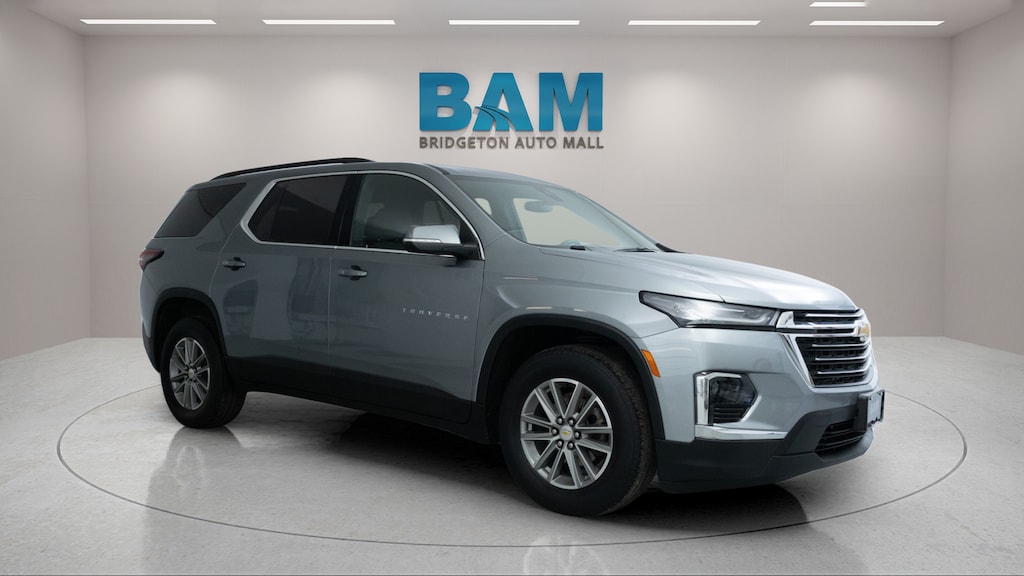 Used 2023 Chevrolet Traverse LT Cloth w/1LT SUV