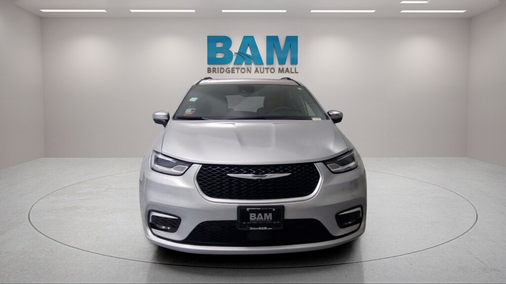 Used 2023 Chrysler Pacifica Plug-In Hybrid Pinnacle Van Passenger Van