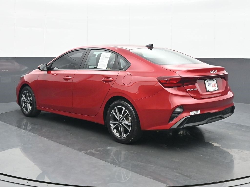 2023 Kia Forte LXS photo 4