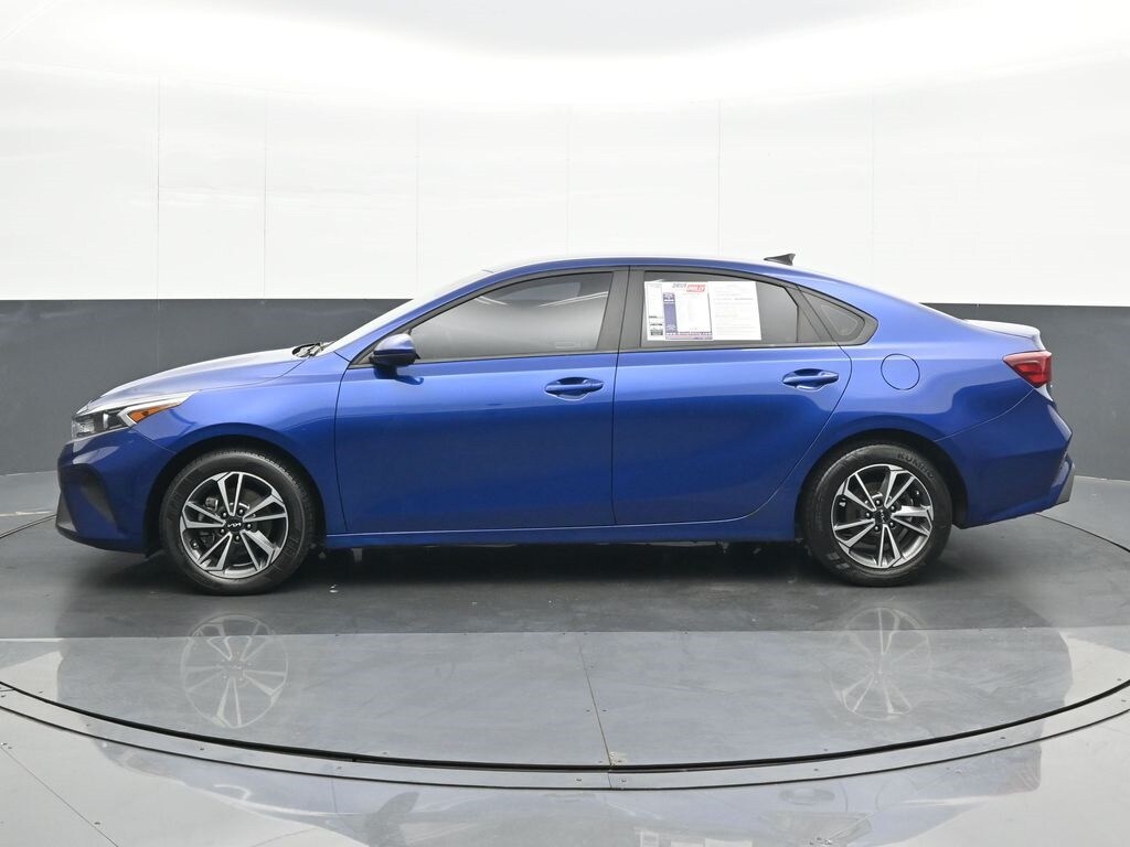 2024 Kia Forte LXS photo 3