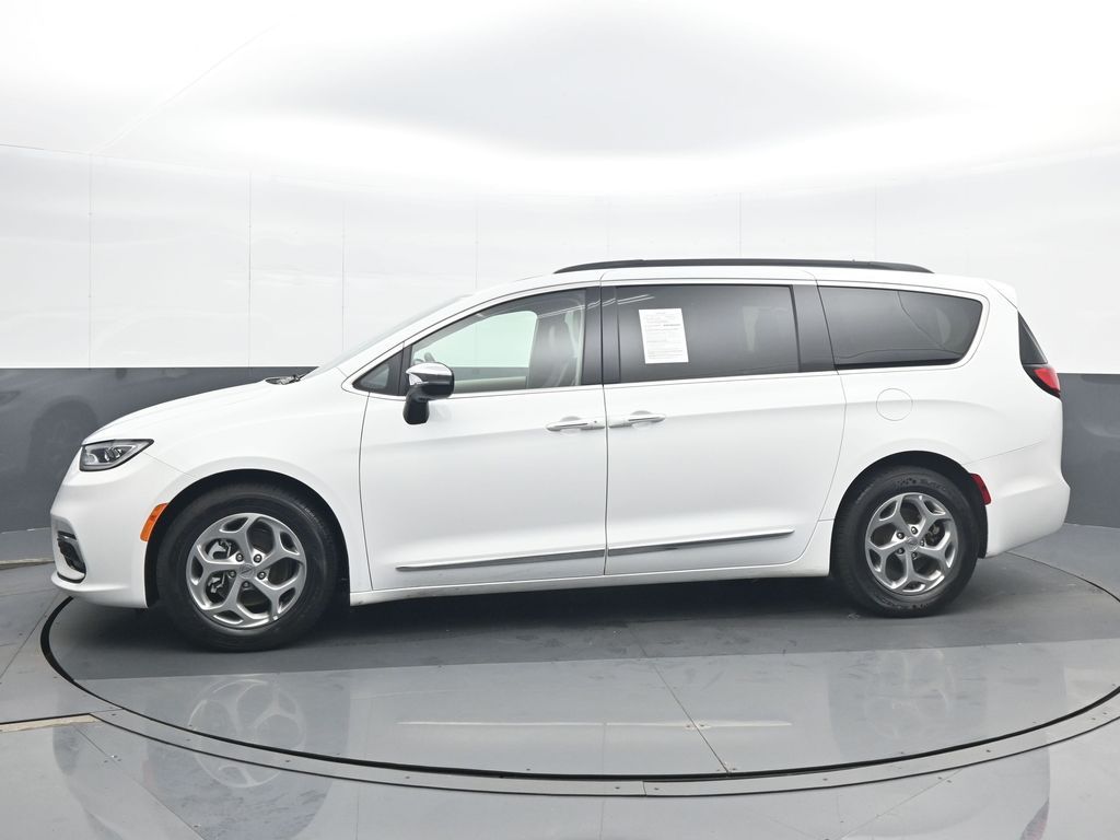 2023 Chrysler Pacifica Limited - Photo 3